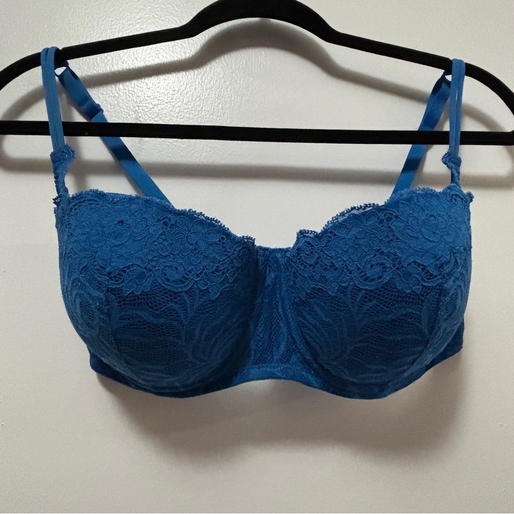 Vintage Victoria’s Secret Discontinued 36D Royal Blue padded Bra With Mesh Band